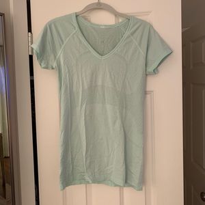 Lululemon swiftly tech short sleeve v neck